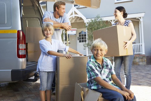 Moving truck planning checklist for customers in Merton